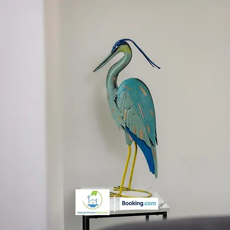 2 Bedroom By Haven Escapes Short Lets & Serviced In With Free Wifi & Parking * לידס