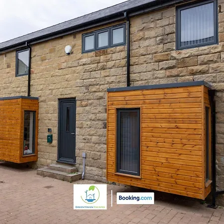 2 Bedroom By Haven Escapes Short Lets & Serviced In With Free Wifi & Parking