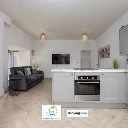 2 Bedroom By Haven Escapes Short Lets & Serviced In With Free Wifi & Parking Leeds (West Yorkshire)