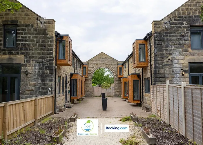 2 Bedroom By Haven Escapes Short Lets & Serviced In With Free Wifi & Parking Leeds (West Yorkshire)