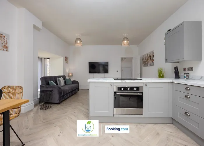 2 Bedroom By Haven Escapes Short Lets & Serviced In With Free Wifi & Parking Leeds (West Yorkshire)