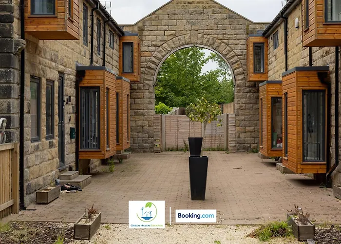 2 Bedroom By Haven Escapes Short Lets & Serviced In With Free Wifi & Parking Appartement Leeds (West Yorkshire)