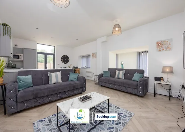 Appartement 2 Bedroom By Haven Escapes Short Lets & Serviced In With Free Wifi & Parking