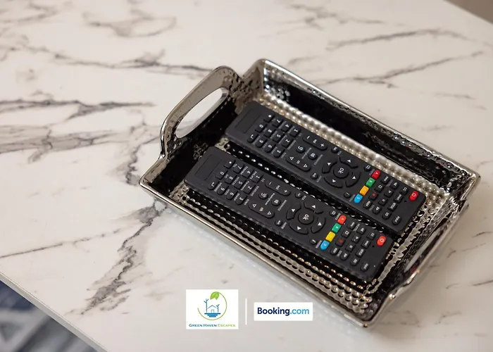 2 Bedroom By Haven Escapes Short Lets & Serviced In With Free Wifi & Parking